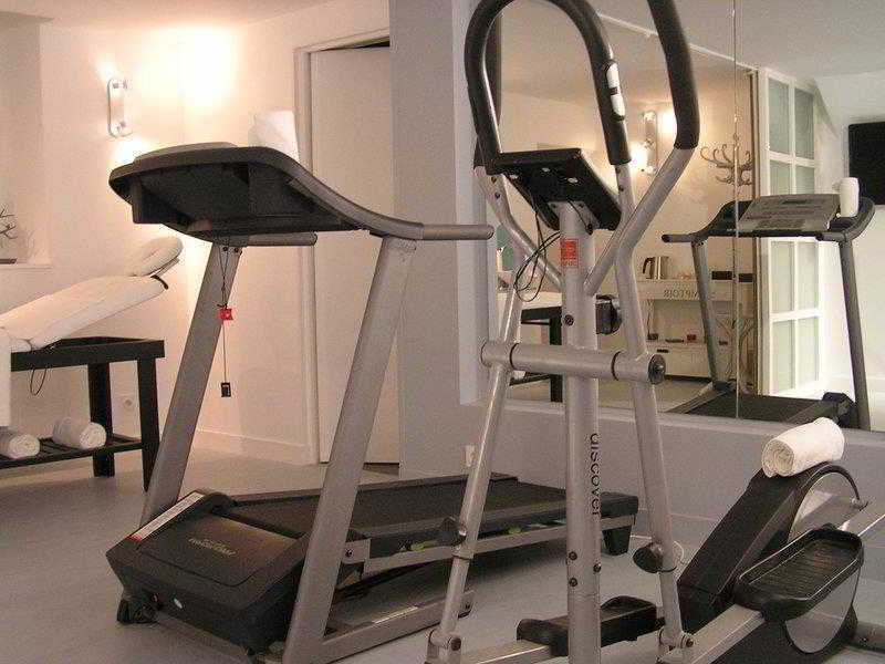 Hotel Restaurant Le Dauphin Et Le Spa Du Prieure Caen Kültér fotó